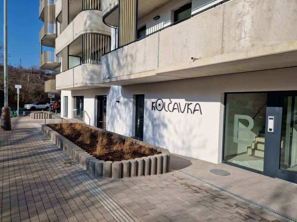 Únor 2025
